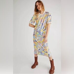 Carleen T-Shirt Dress in the Fan Cheater quilt print. Size XS